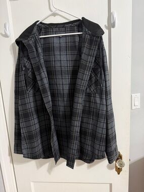 No Boundaries Gray and Black Plaid Button Shirt Jacket